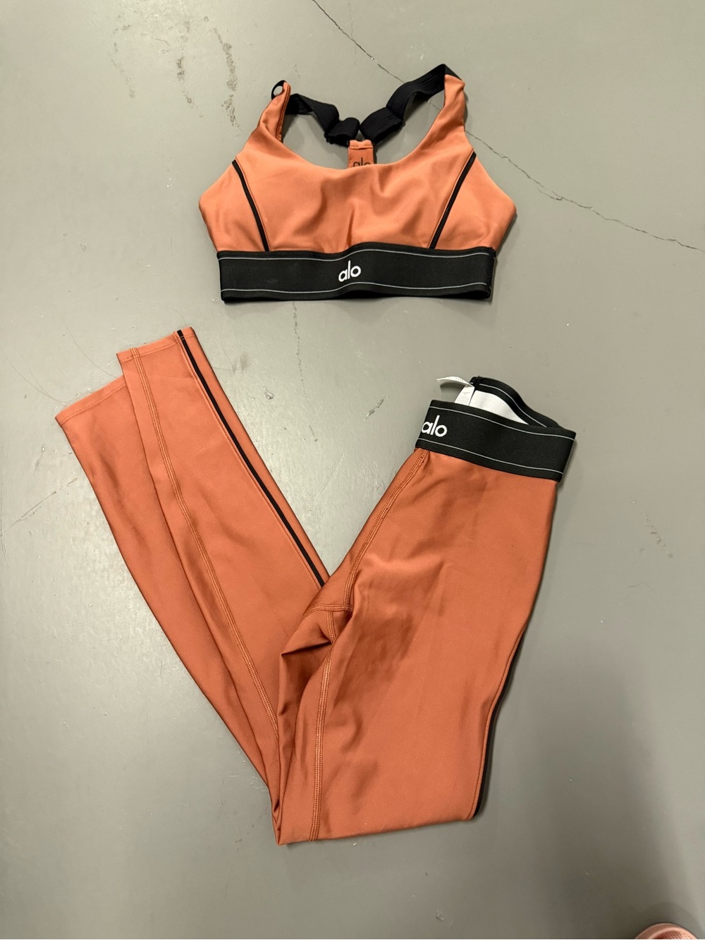 ALO Yoga Women's Rust Orange Leggings and Sports Bra Set